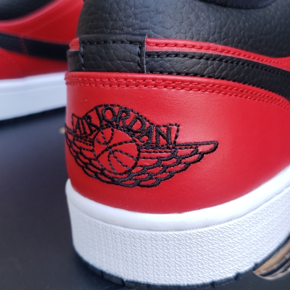 AIR JORDAN 1 LOW - Picture 11 of 17